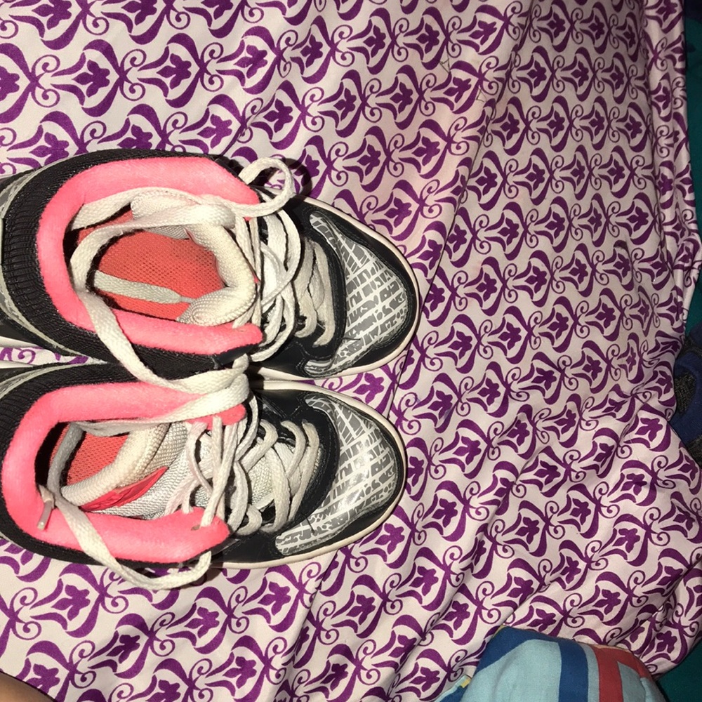 I’m selling Nike High Tops